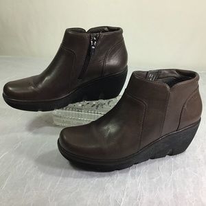 Clarks Artisan Brown Ankle Zip Booties